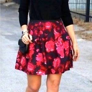 GAP Pleated Mini Skirt Size 16 Black Pink Red Floral Pockets Flare